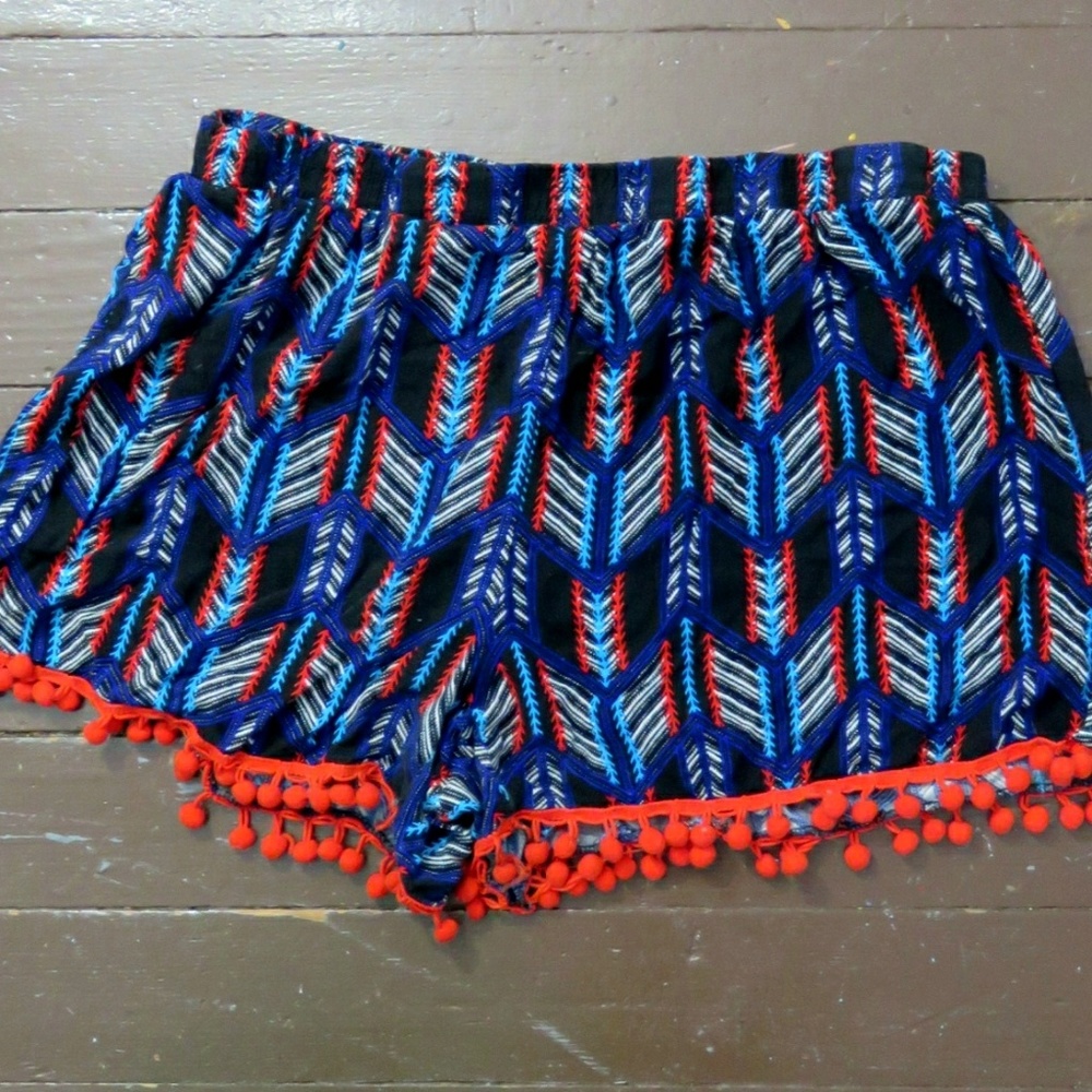 Plus Size Pom-Pom Fringe Shorts